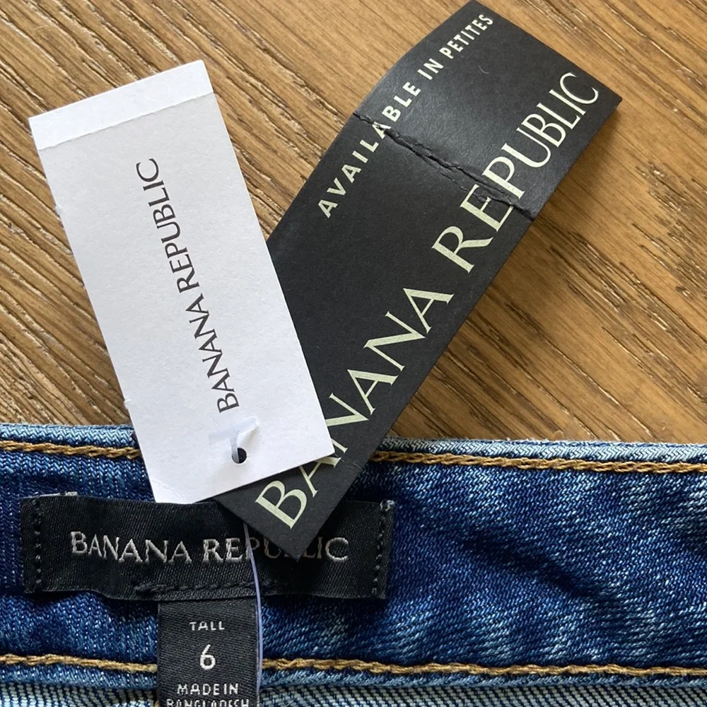 NWT - Banana Republic Women’s Denim Mini Skirt